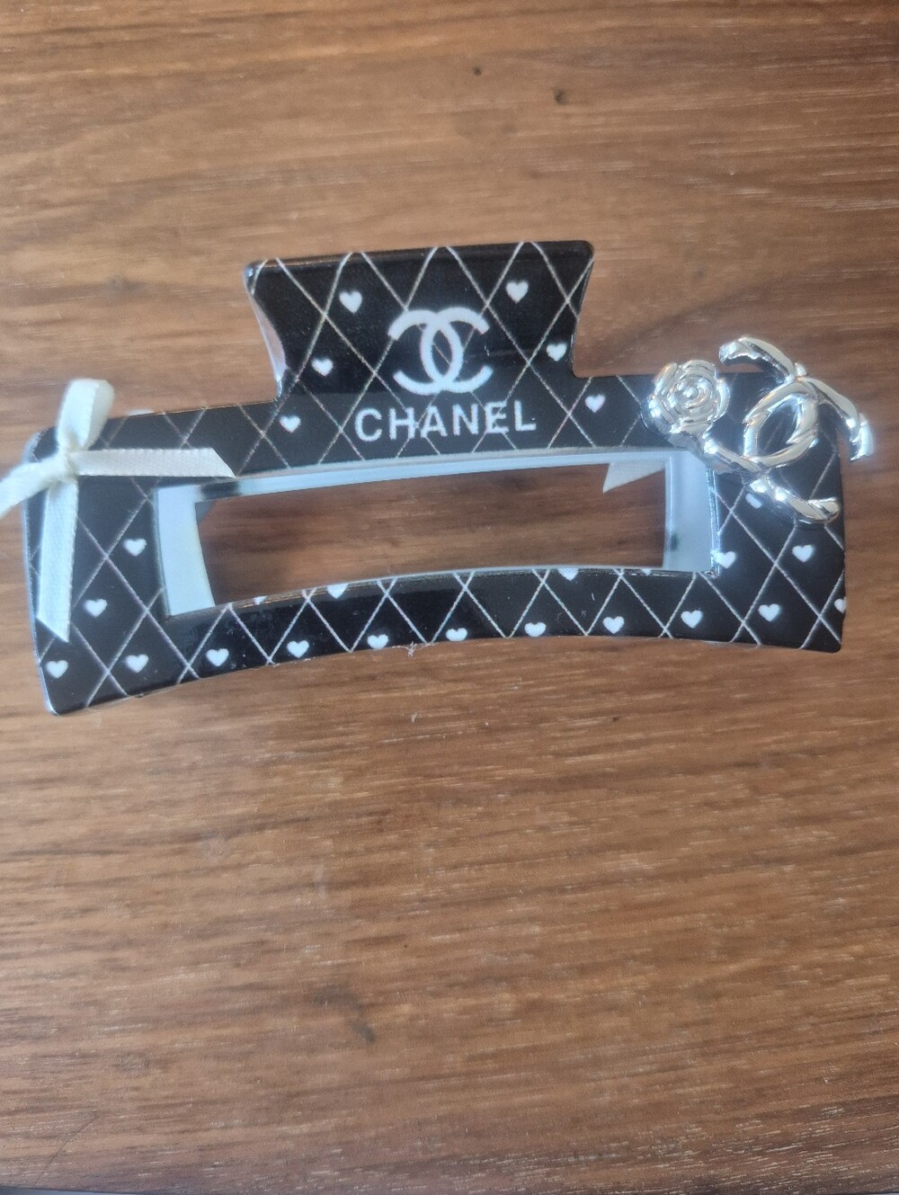 Black and White Logo Camellia Ribbon Hair Clip